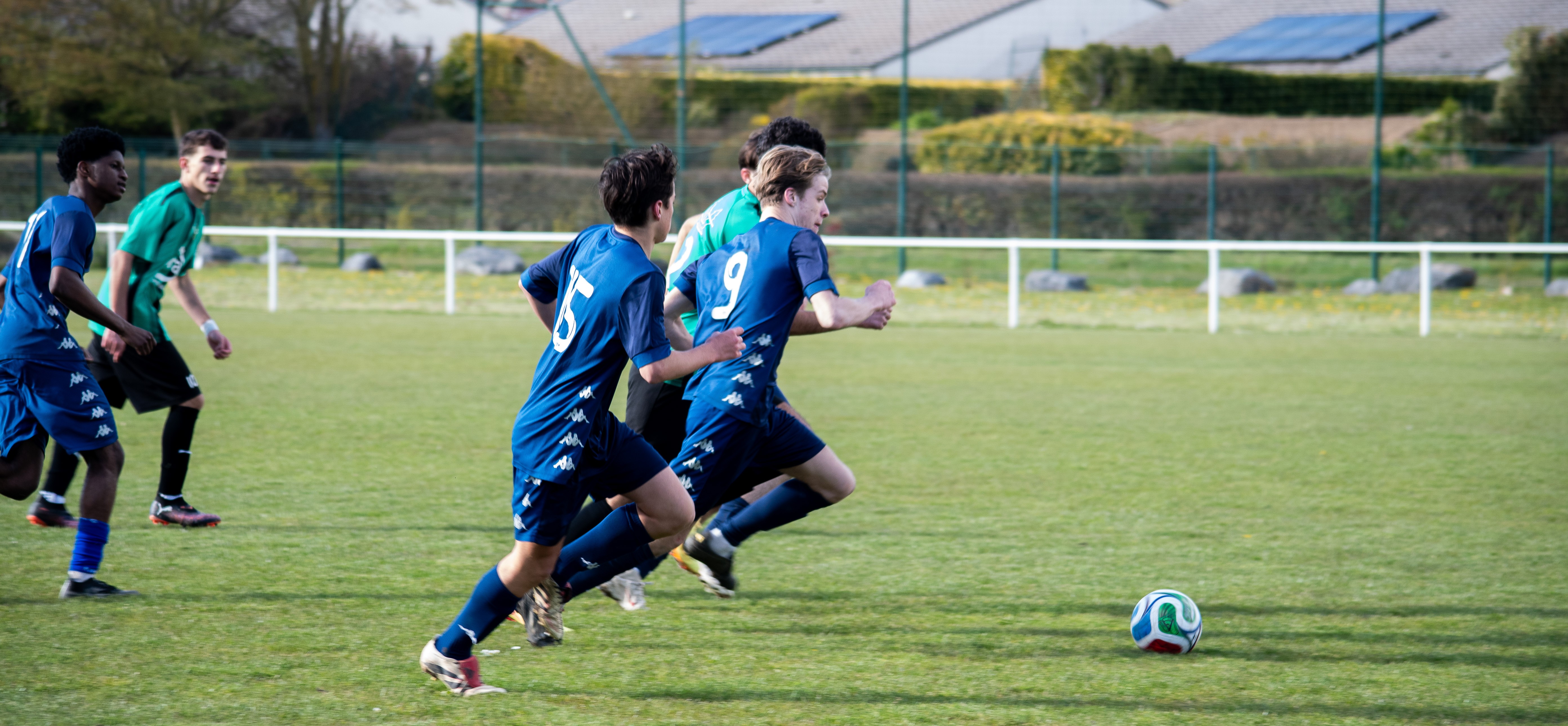 Joueur U18 en action